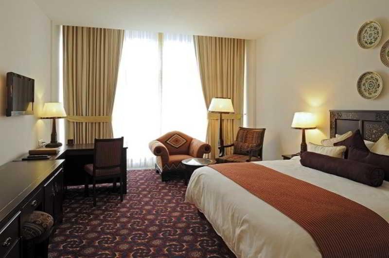 Dushanbe Serena Hotel Habitación foto