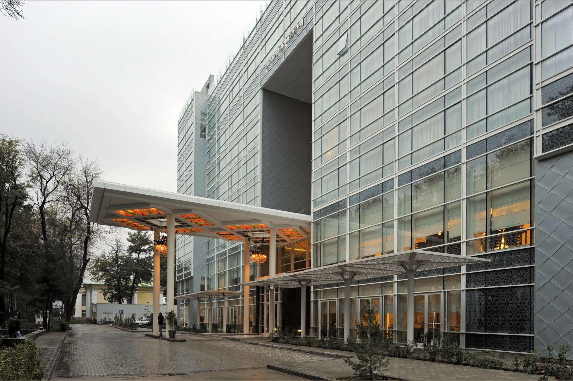 Dushanbe Serena Hotel Exterior foto