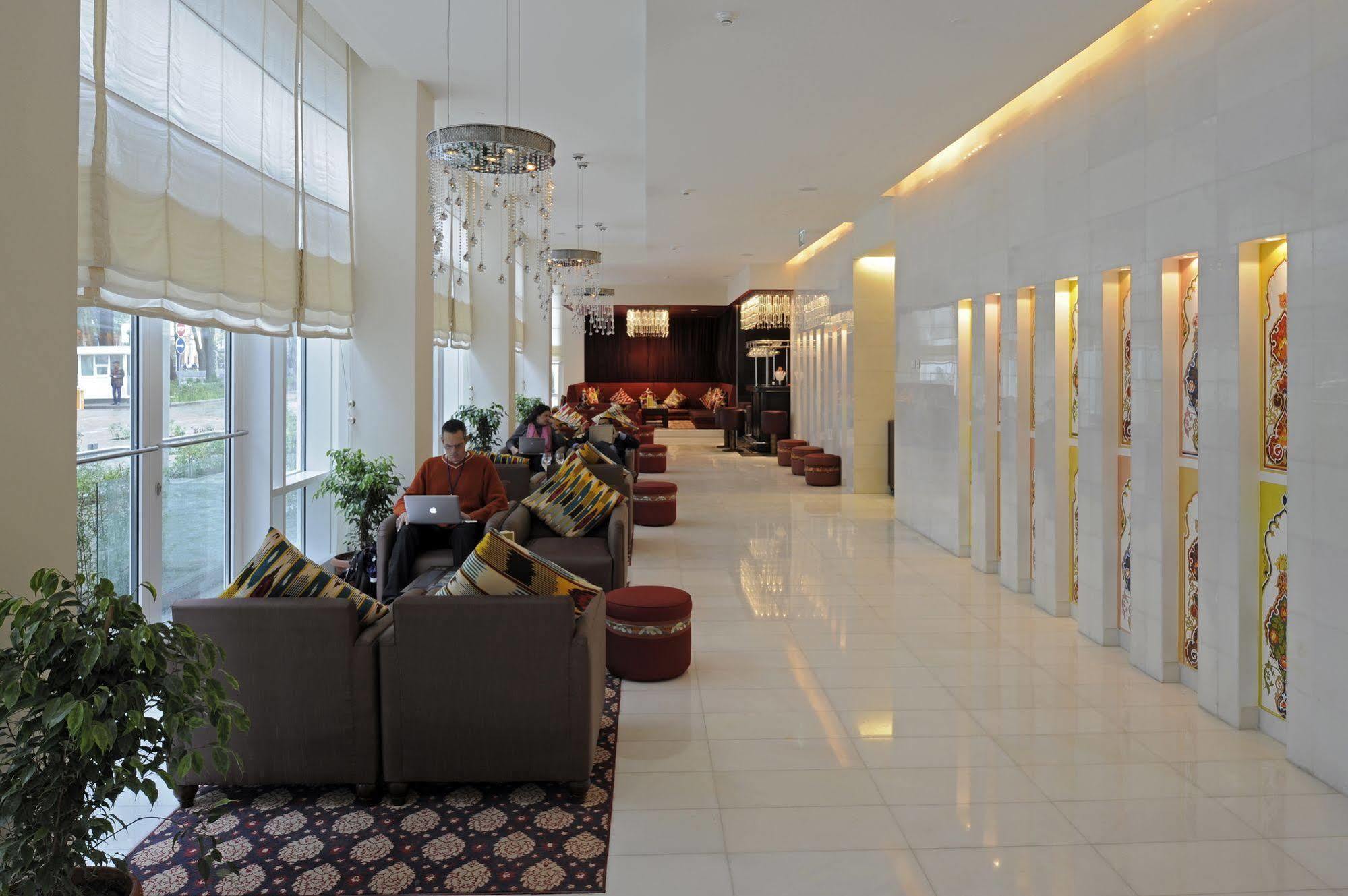 Dushanbe Serena Hotel Exterior foto